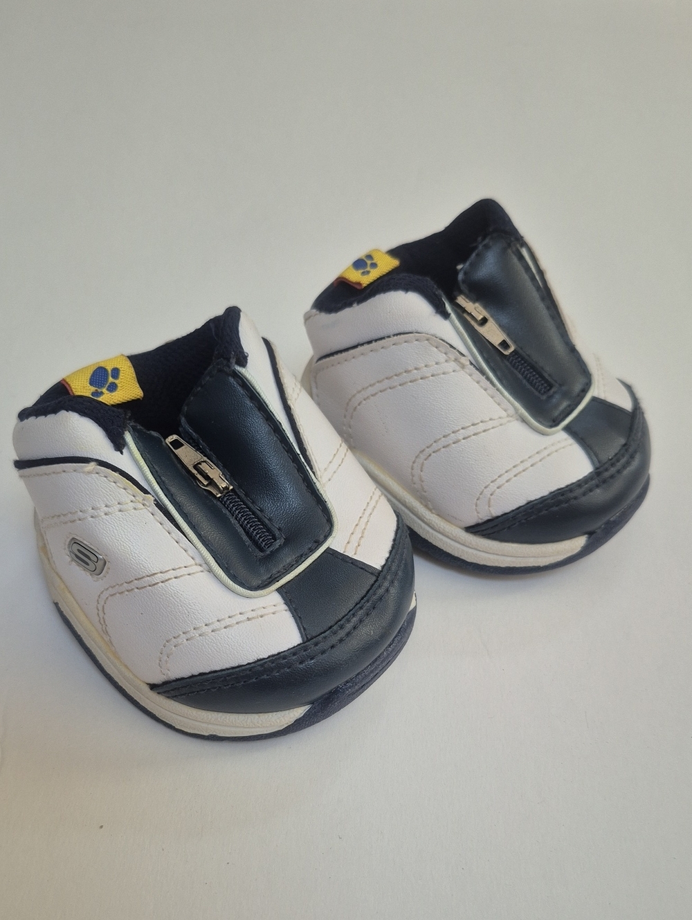 Vintage Build A Bear Sketchers Zip sneakers